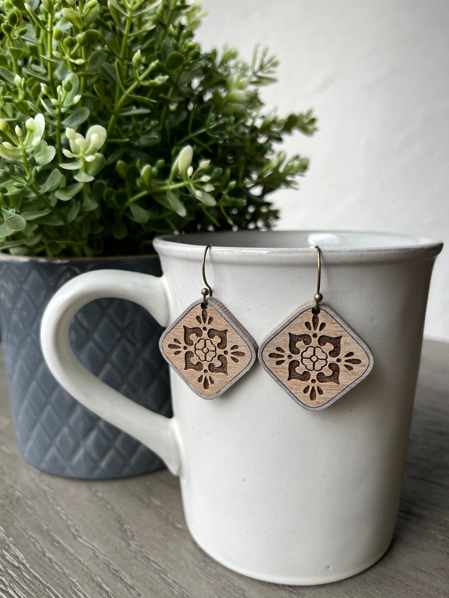 Outlined Folk Quad Motif Earrings